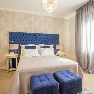Crys: Apartments, Holiday, Business, Blu Appartamento Verona