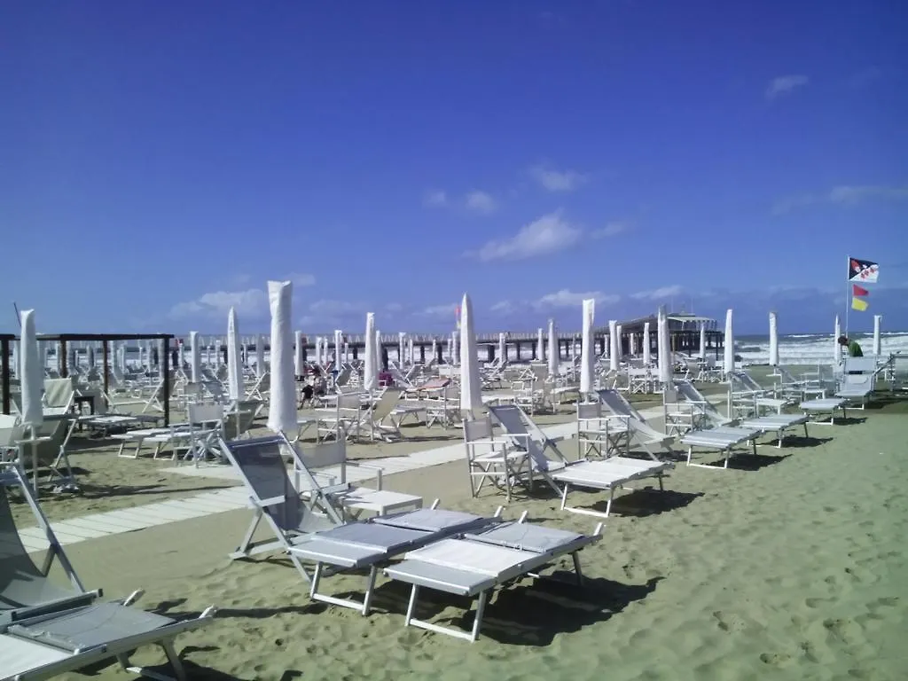 Hotel Nuovo Tirreno Lido di Camaiore Italie