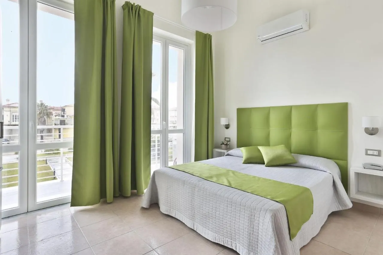 ***  Hotel Nuovo Tirreno Lido di Camaiore Italy