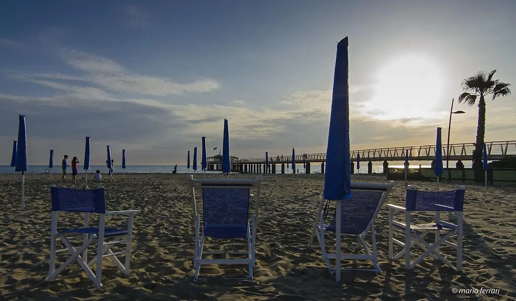 Hotel Nuovo Tirreno Lido di Camaiore